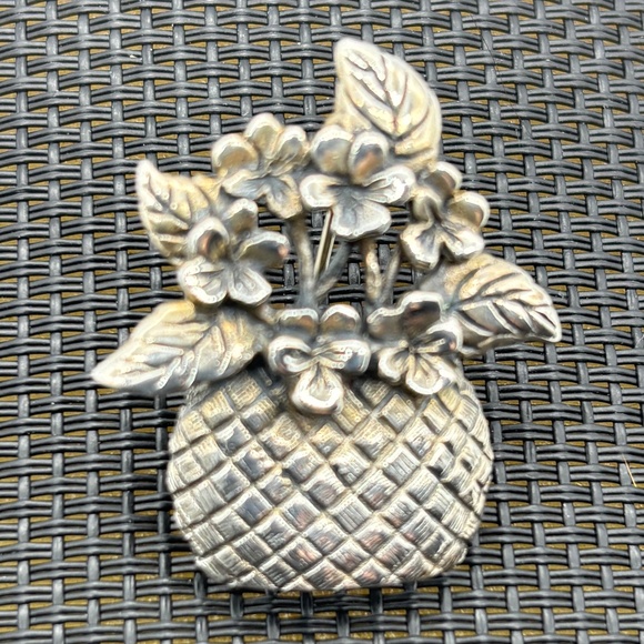 Sterling Silver Basket of Flowers Pin, James.H. Breakell, Newport, R.I., Signed~ - Picture 1 of 8